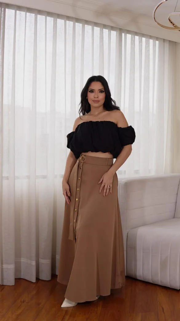 Vista principal de Falda Broches de YACADI.